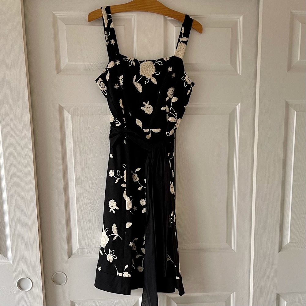 Peck & Peck Strappy Black & Ivory Embroidered Flared Dress w/Belt 8 (Women’s)